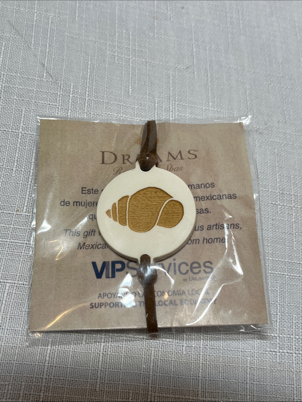 Round Shell Pendant Necklace for DREAMS
Indigenous Artisans
Mexico